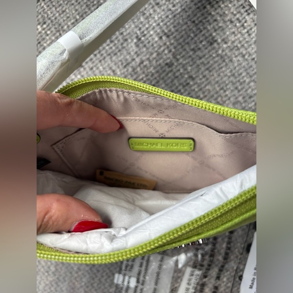 Michael Kors Jet Set Travel Small Lime Wristlet – Brand New Sealed - Picture 9 of 11